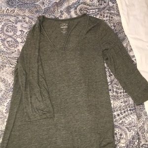 Quarter sleeve T-shirt